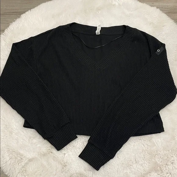 ALO Yoga Black V-Neck Ribbed Top - Picture 2 of 7